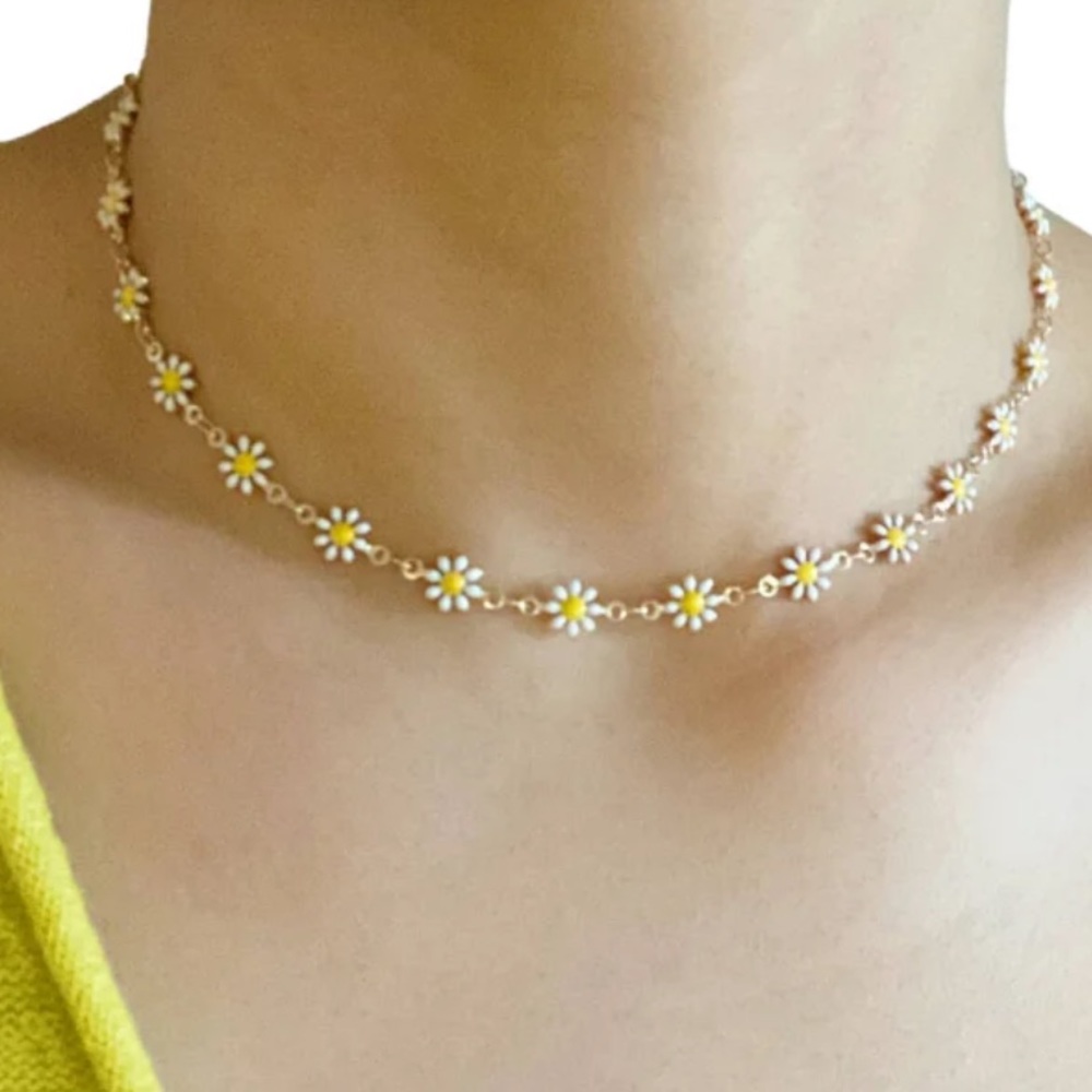 Daisy necklace